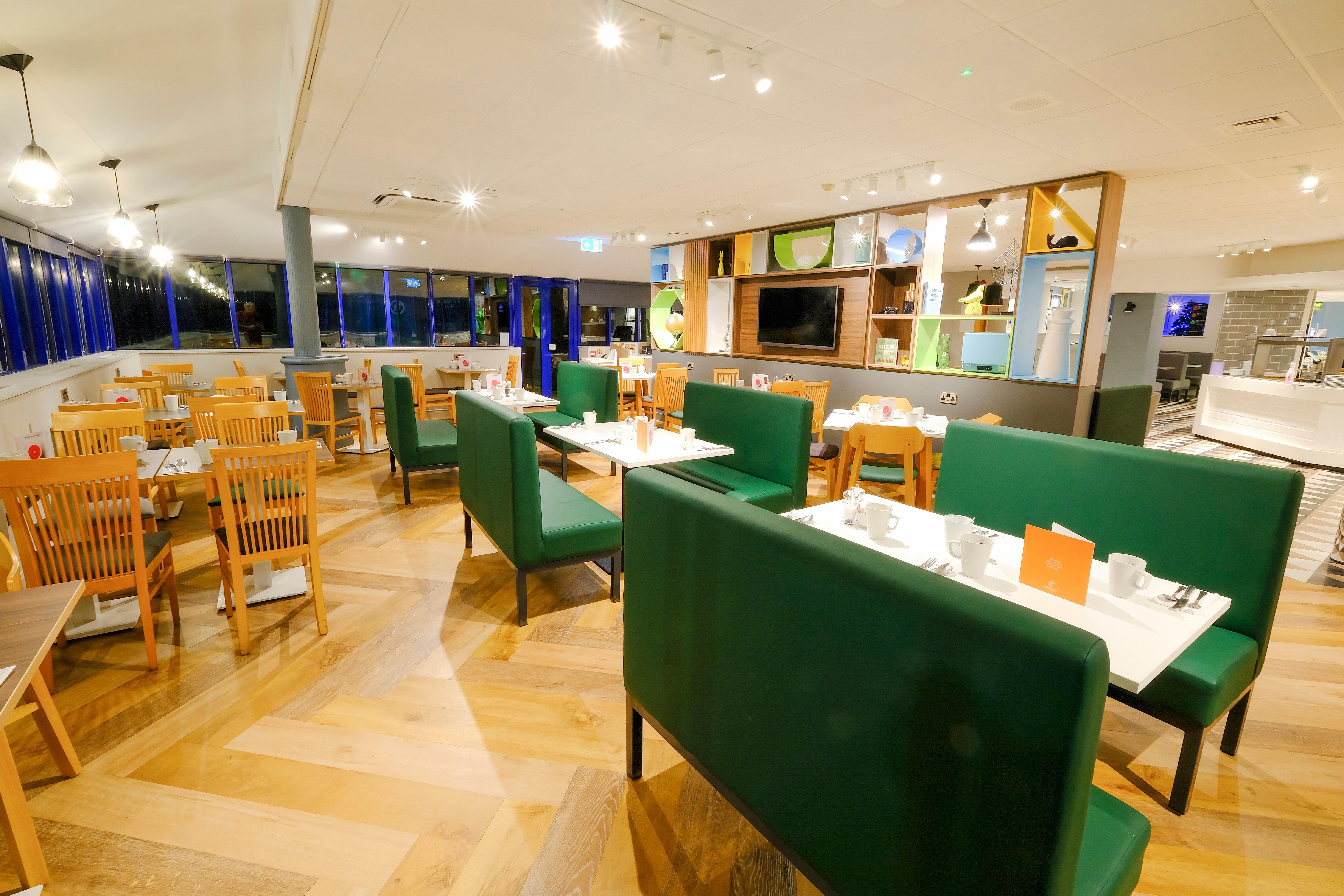 Holiday Inn Warrington By Ihg Exterior foto