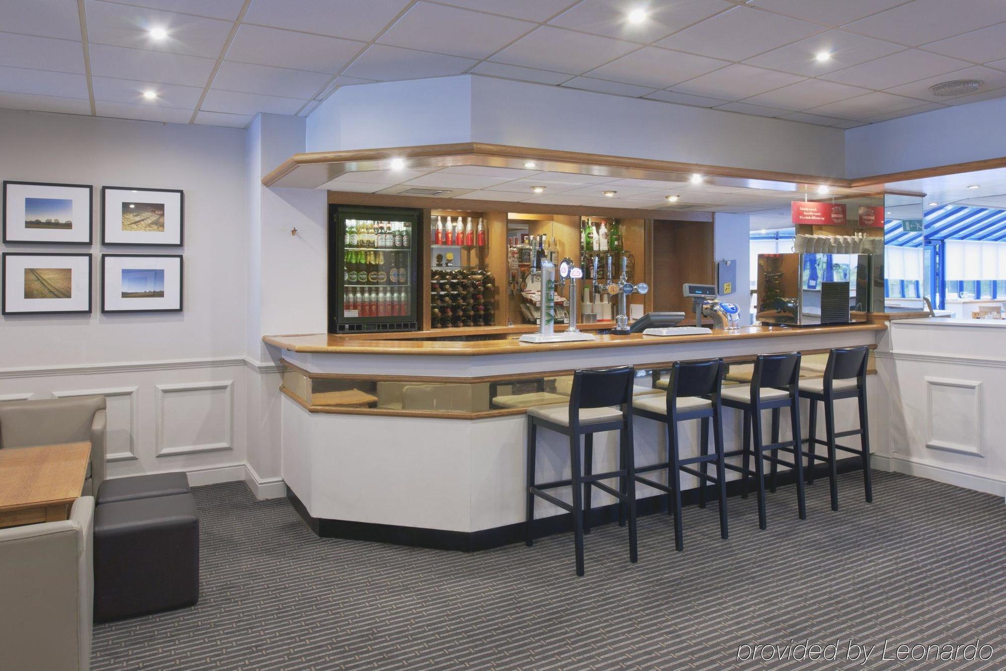 Holiday Inn Warrington By Ihg Exterior foto