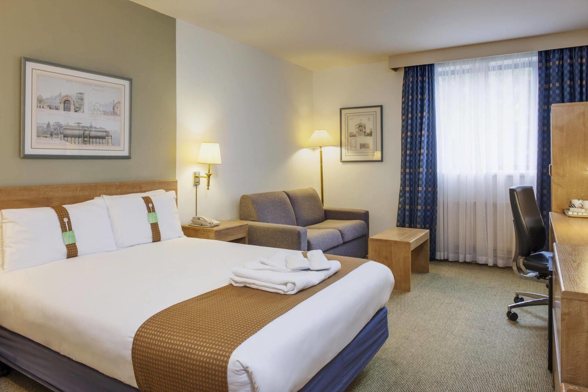 Holiday Inn Warrington By Ihg Exterior foto
