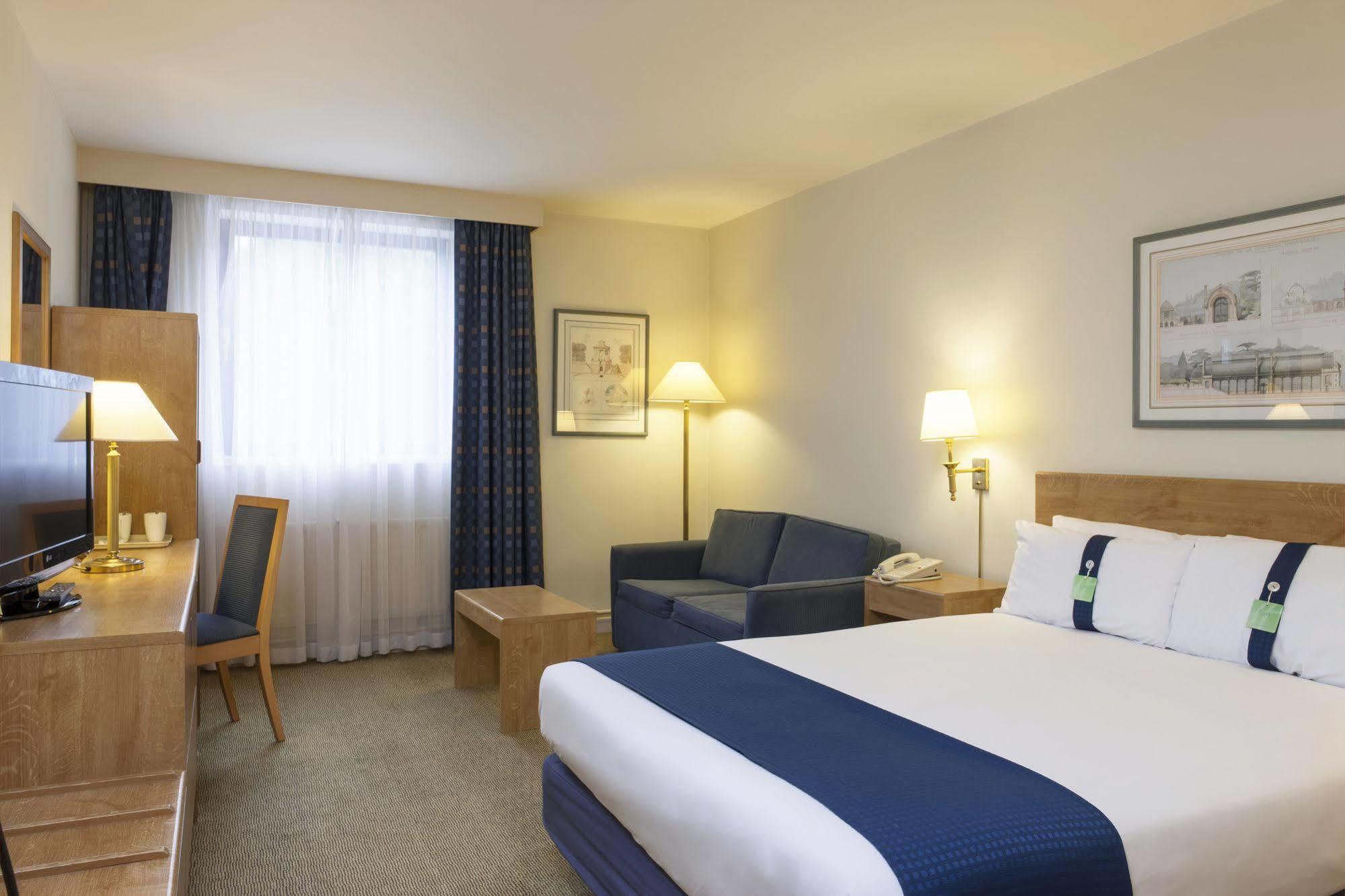Holiday Inn Warrington By Ihg Exterior foto